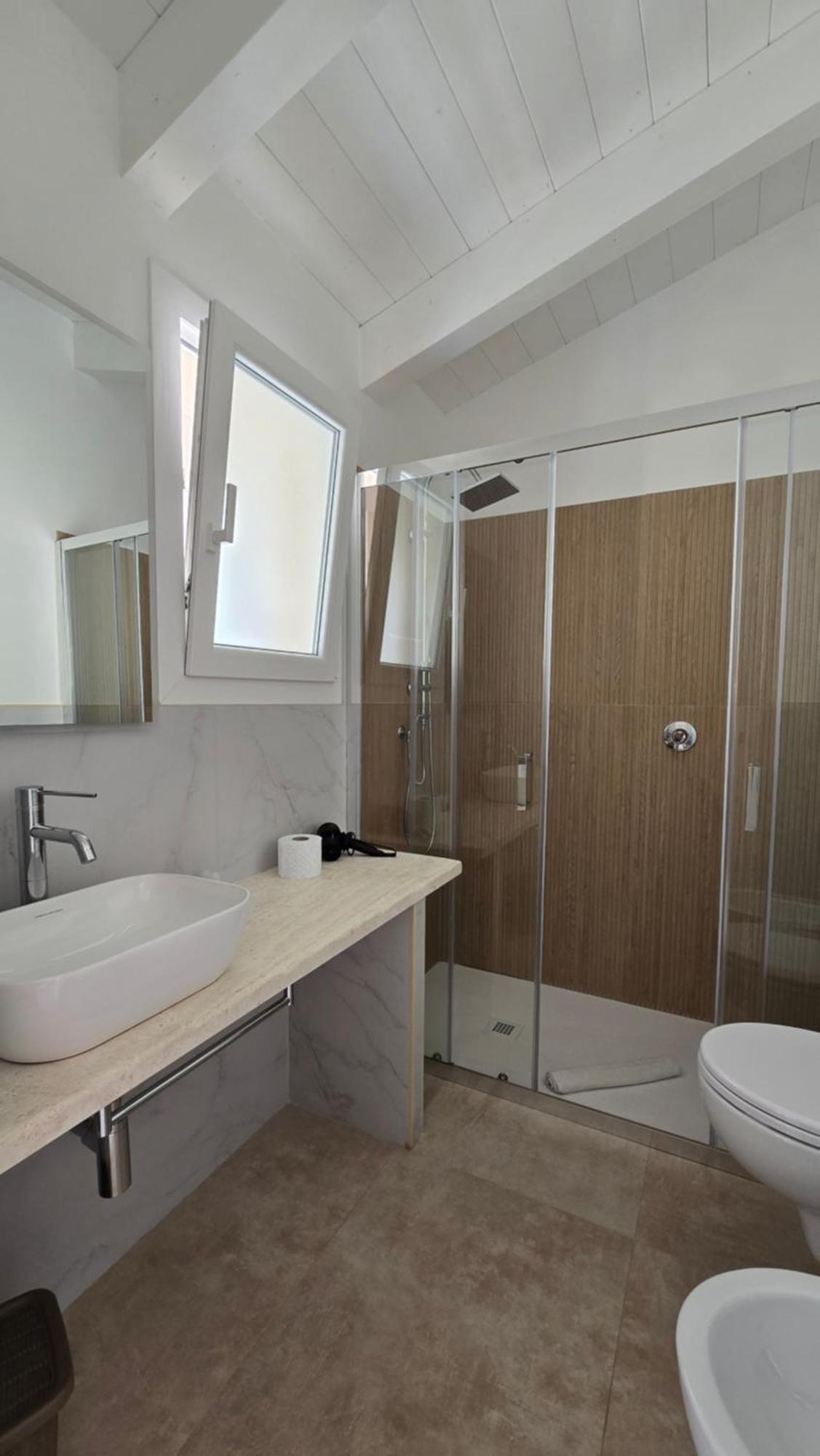 Bullerjanos Hotell Olbia Exteriör bild