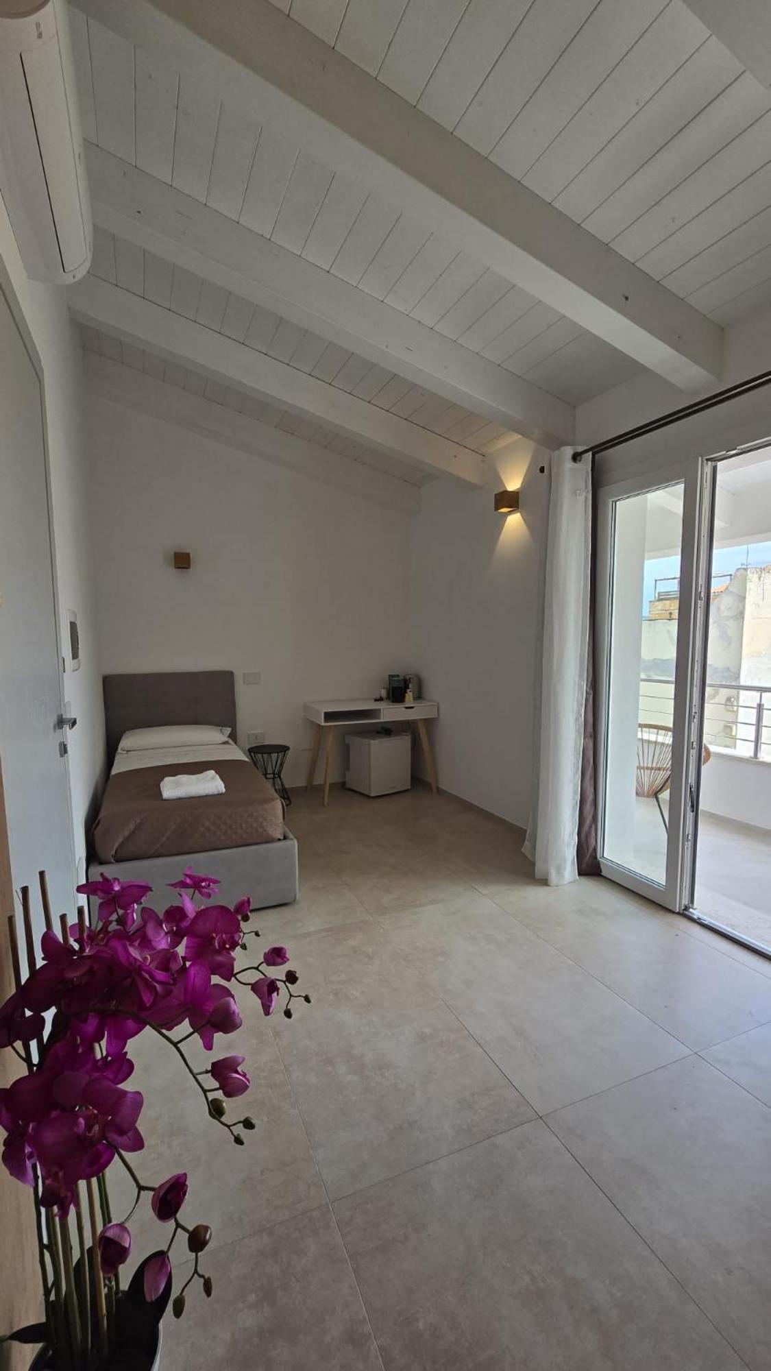Bullerjanos Hotell Olbia Exteriör bild
